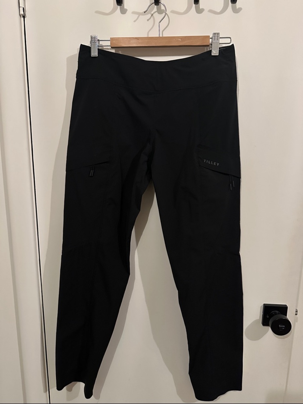 Tilley Women's Straight Leg Pants in Black